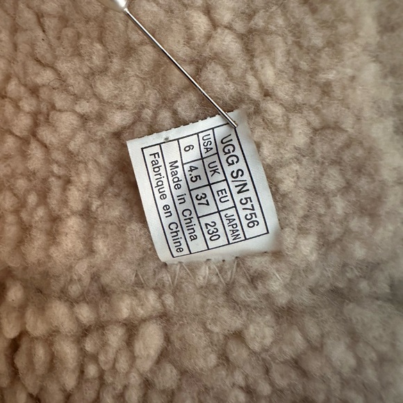 UGG Wedge Boot 
Size 6 - Picture 9 of 10